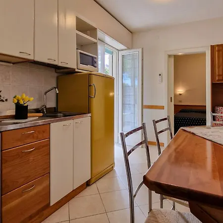 Albatros Apartment *