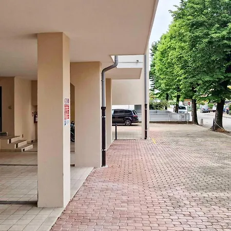 Albatros Apartment *
