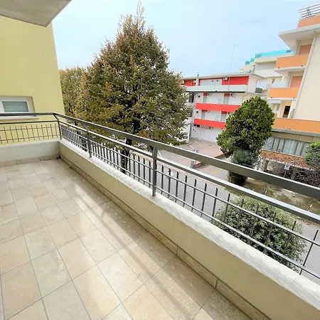 Albatros Apartament *